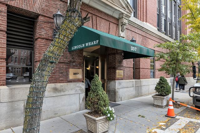 357 Commercial St 219, Boston, MA 02109