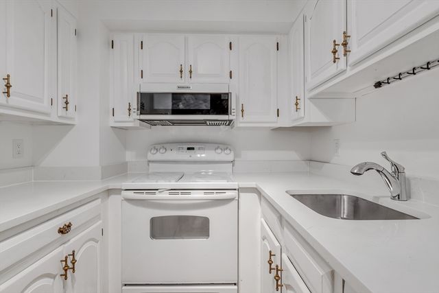 357 Commercial St 219, Boston, MA 02109