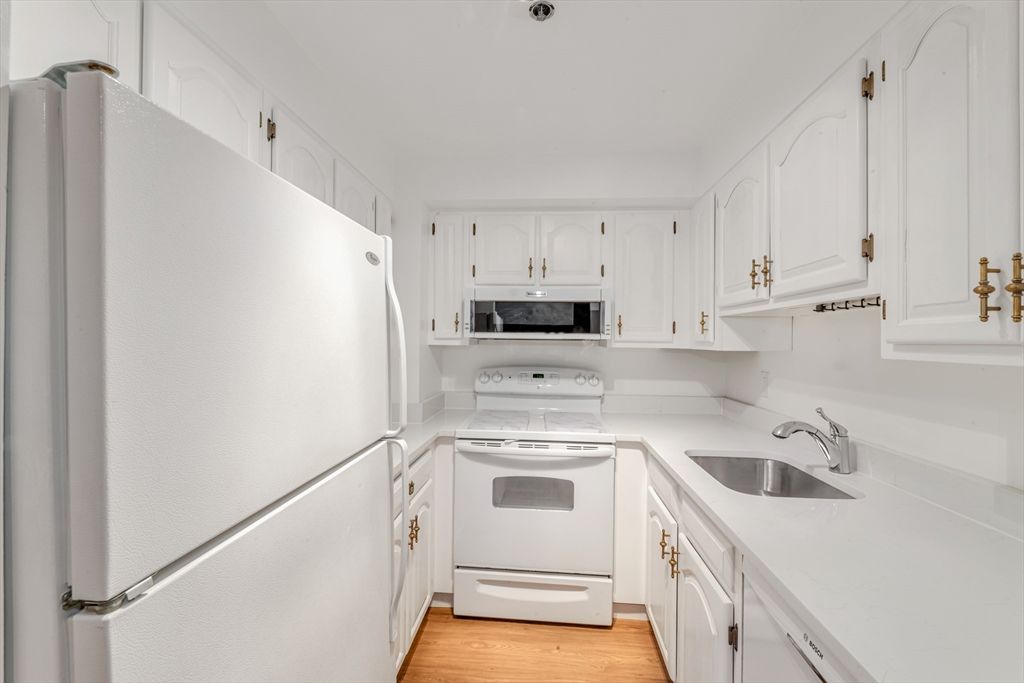 357 Commercial St 219, Boston, MA 02109