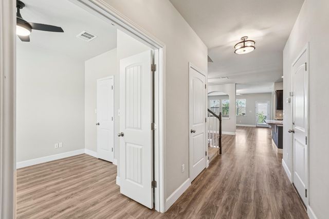 210 Dowdy CV, Hutto, TX 78634