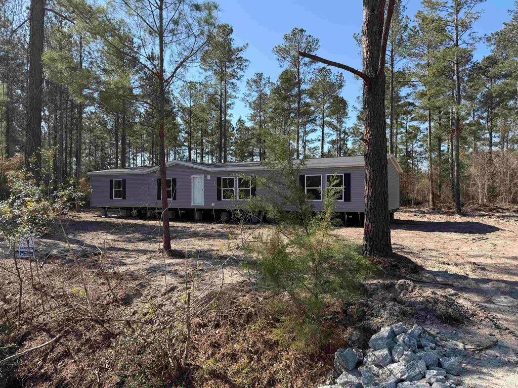Apple Valley Rd., Loris, SC 29569