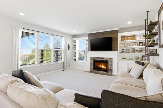 9543 Baumgartner Street, Huntley, IL 60142