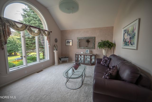 7951 N Shoreline Drive, Holland, OH 43528