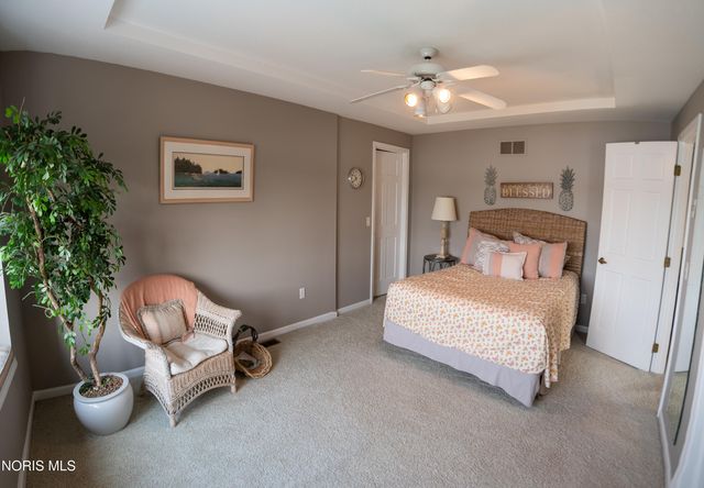 7951 N Shoreline Drive, Holland, OH 43528