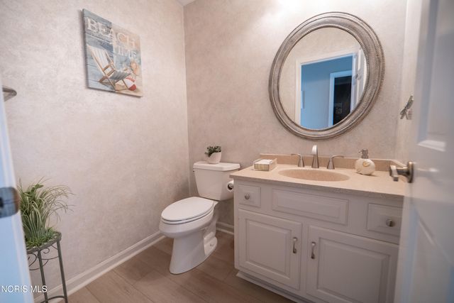 7951 N Shoreline Drive, Holland, OH 43528