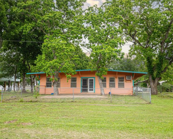 357 County Road 296, Sargent, TX 77414