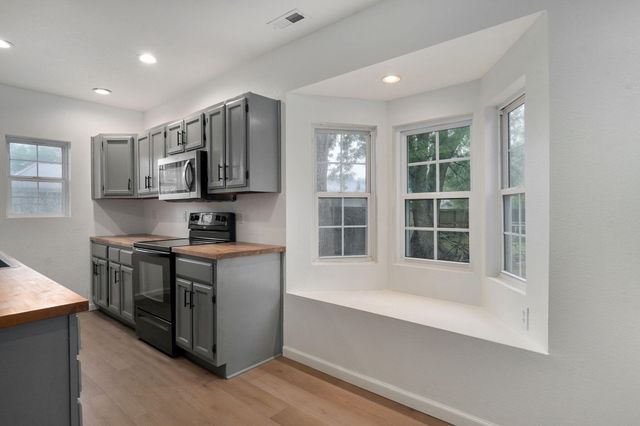 2833 N York Avenue, Brookline, MO 65619