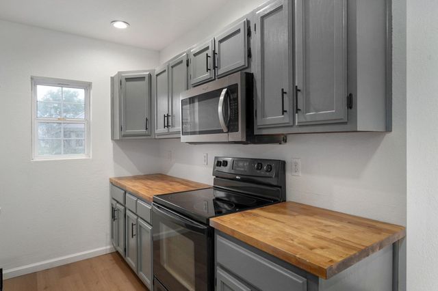 2833 N York Avenue, Brookline, MO 65619