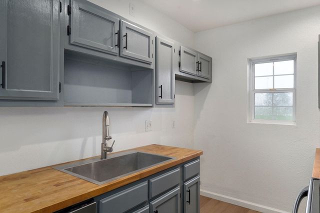 2833 N York Avenue, Brookline, MO 65619