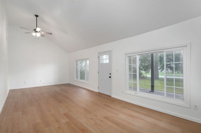 2833 N York Avenue, Brookline, MO 65619