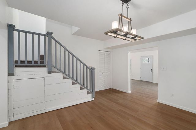2833 N York Avenue, Brookline, MO 65619