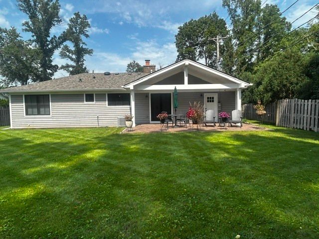 525 W Deerpath Road, Lake Forest, IL 60045