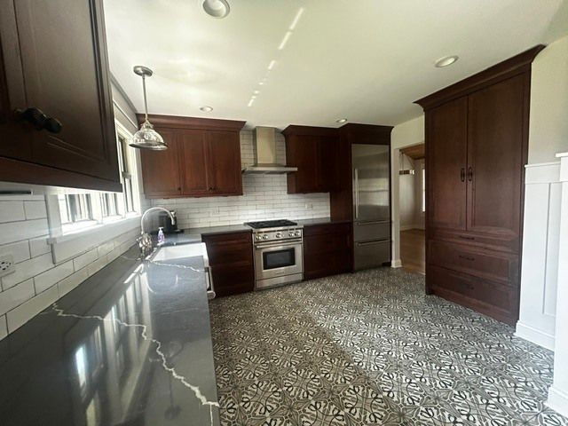 525 W Deerpath Road, Lake Forest, IL 60045