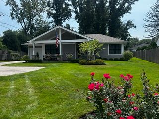 525 W Deerpath Road, Lake Forest, IL 60045