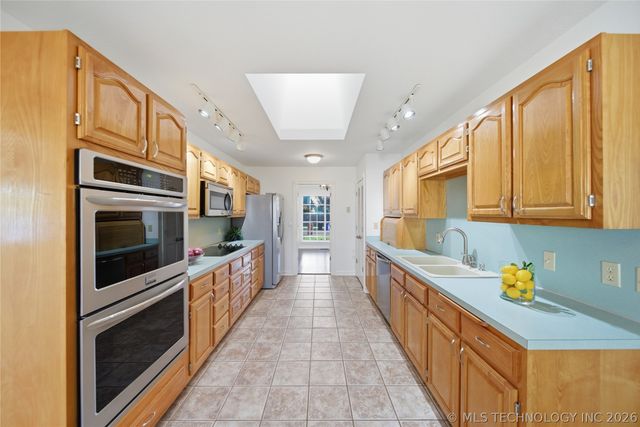 2504 N 12TH Street, Broken Arrow, OK 74012