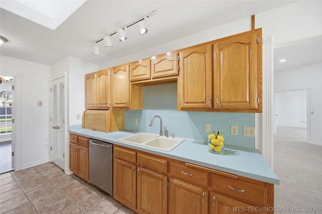 2504 N 12TH Street, Broken Arrow, OK 74012