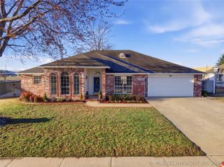 2504 N 12TH Street, Broken Arrow, OK 74012