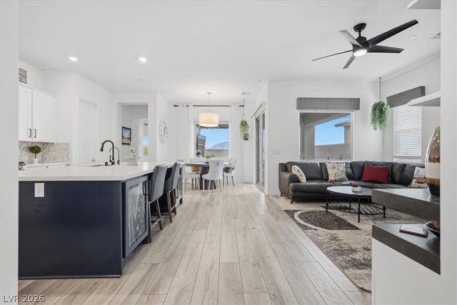 246 Tallis Hills Avenue, Henderson, NV 89011