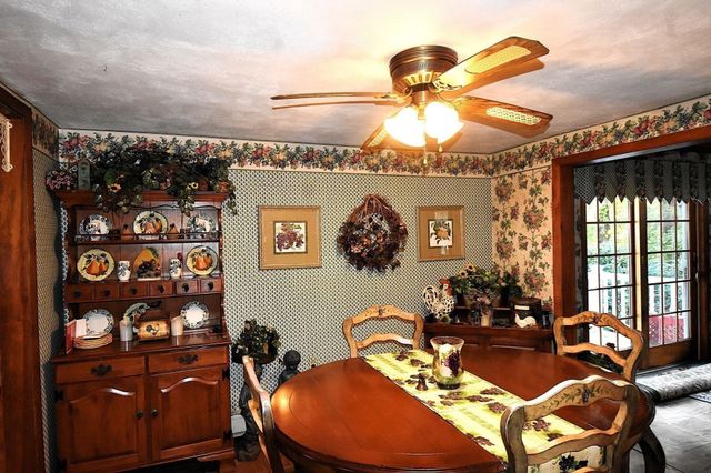 17 Wedgewood Ln, Millbury, MA 01527