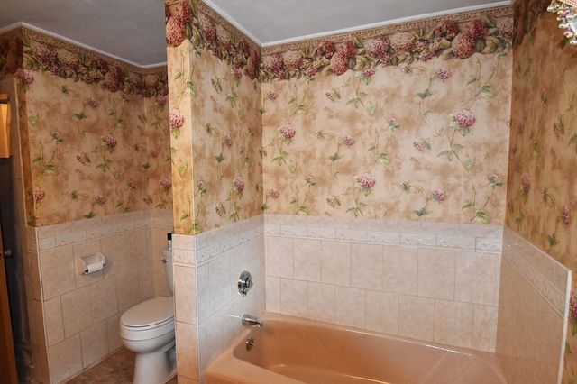 17 Wedgewood Ln, Millbury, MA 01527