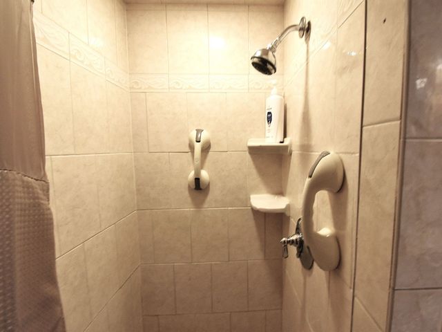 17 Wedgewood Ln, Millbury, MA 01527