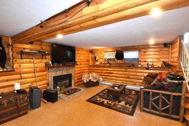 17 Wedgewood Ln, Millbury, MA 01527