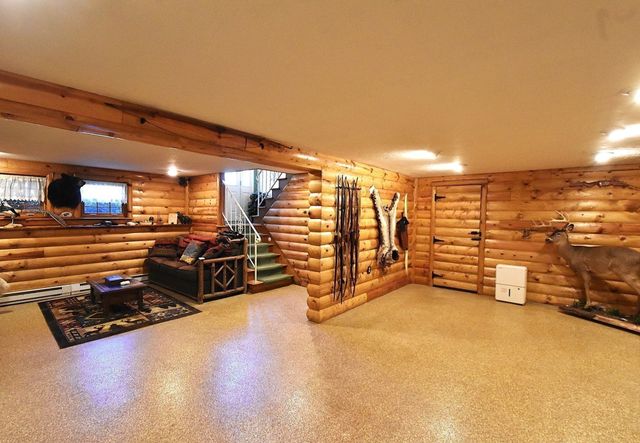 17 Wedgewood Ln, Millbury, MA 01527