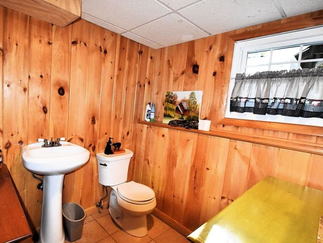 17 Wedgewood Ln, Millbury, MA 01527