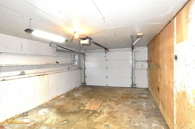 17 Wedgewood Ln, Millbury, MA 01527