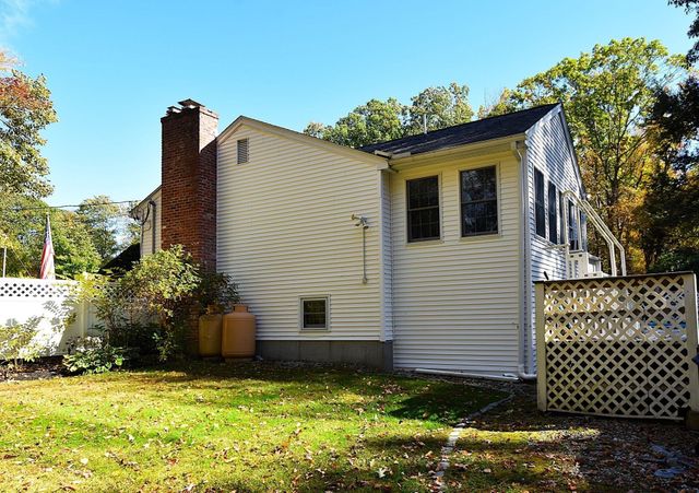 17 Wedgewood Ln, Millbury, MA 01527