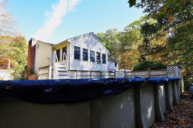 17 Wedgewood Ln, Millbury, MA 01527