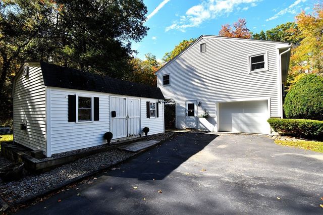 17 Wedgewood Ln, Millbury, MA 01527