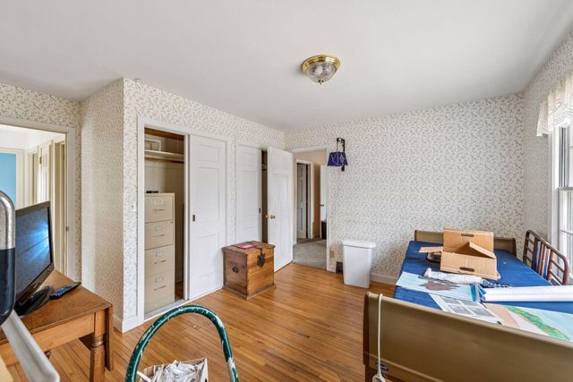 18830 Eastwood Drive, Deephaven, MN 55331