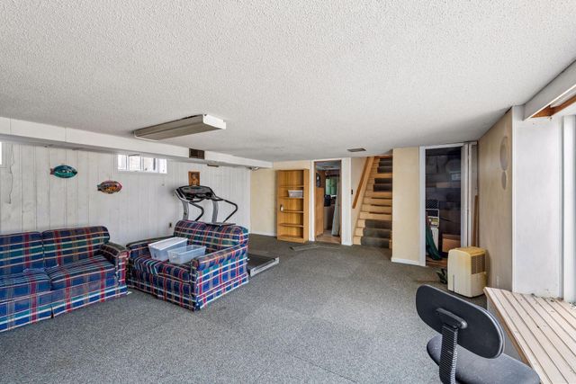 18830 Eastwood Drive, Deephaven, MN 55331