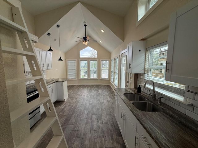 3008 Calhoun Street, Bacliff, TX 77518