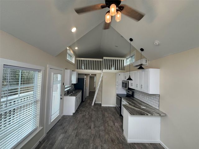 3008 Calhoun Street, Bacliff, TX 77518