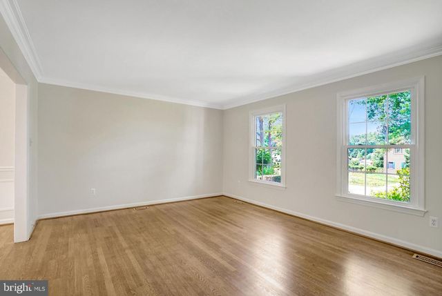 8517 ELECTRIC AVE, Vienna, VA 22182