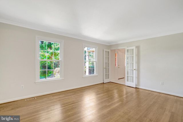 8517 ELECTRIC AVE, Vienna, VA 22182