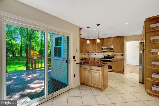 8517 ELECTRIC AVE, Vienna, VA 22182