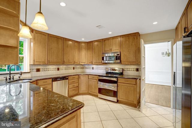 8517 ELECTRIC AVE, Vienna, VA 22182