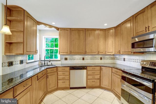 8517 ELECTRIC AVE, Vienna, VA 22182
