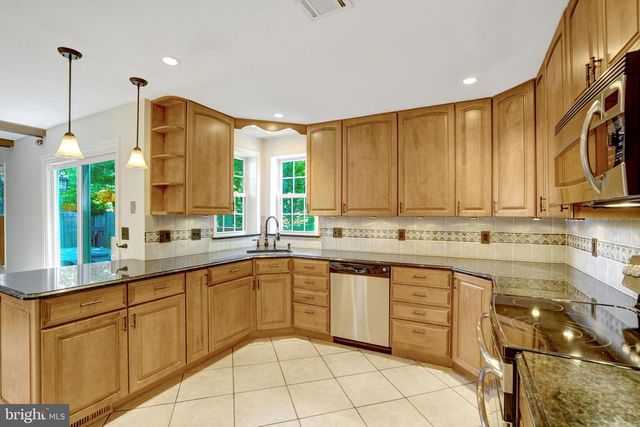 8517 ELECTRIC AVE, Vienna, VA 22182