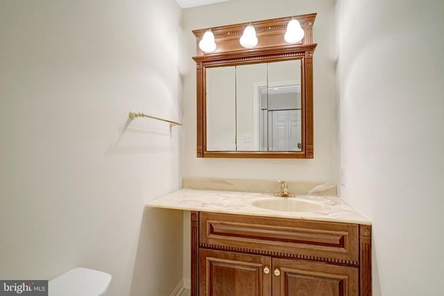 8517 ELECTRIC AVE, Vienna, VA 22182