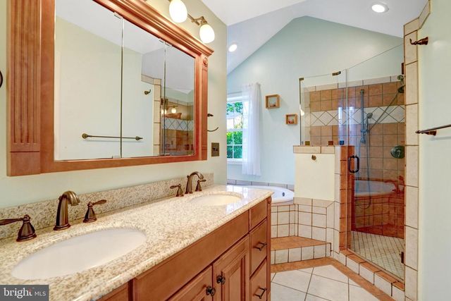 8517 ELECTRIC AVE, Vienna, VA 22182