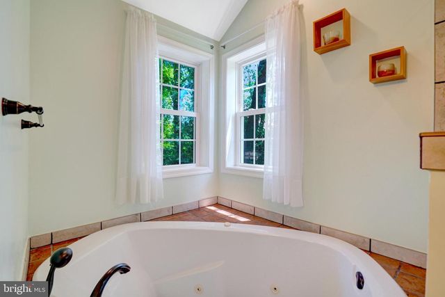 8517 ELECTRIC AVE, Vienna, VA 22182