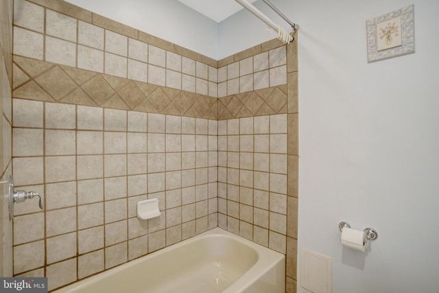 8517 ELECTRIC AVE, Vienna, VA 22182
