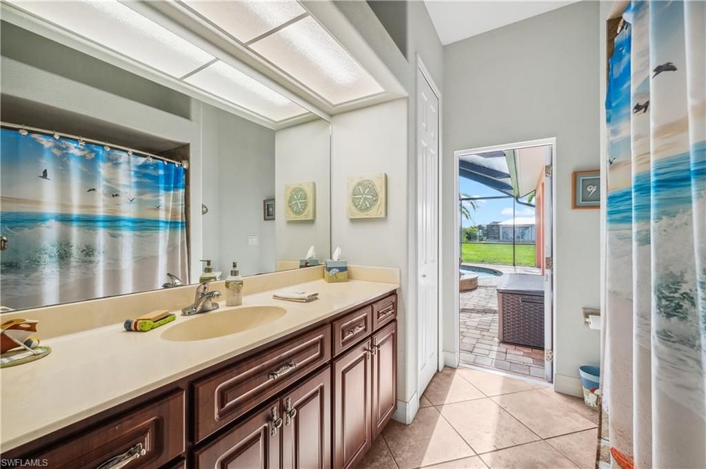 Image 12 of property listing at 3319 NW 5th TER, Cape Coral, FL 33993