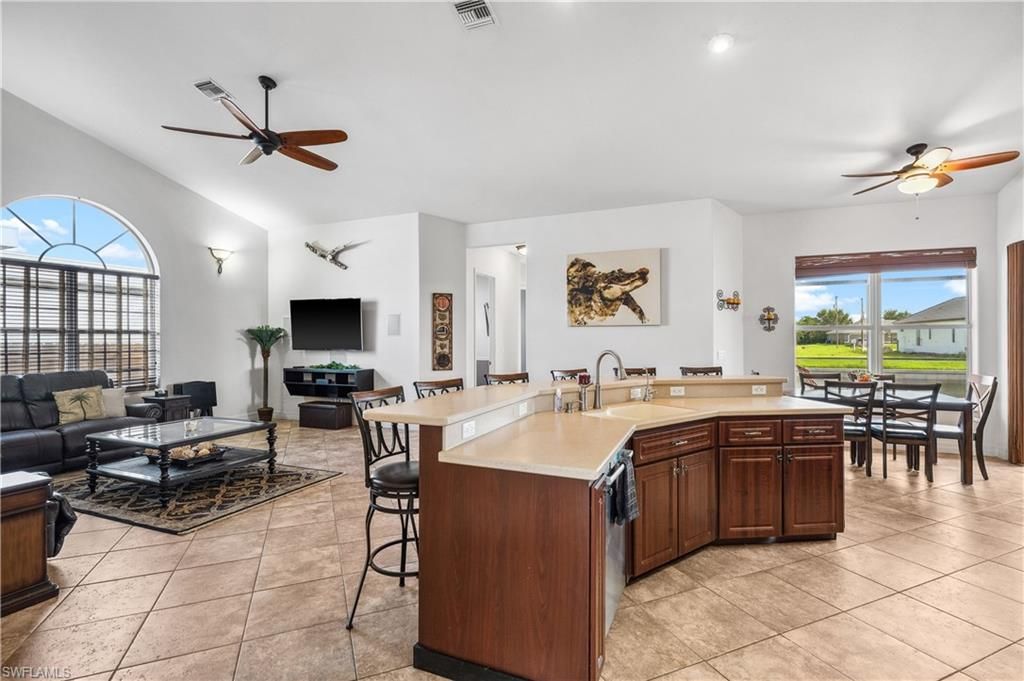 Image 3 of property listing at 3319 NW 5th TER, Cape Coral, FL 33993