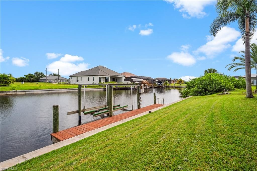 Image 7 of property listing at 3319 NW 5th TER, Cape Coral, FL 33993