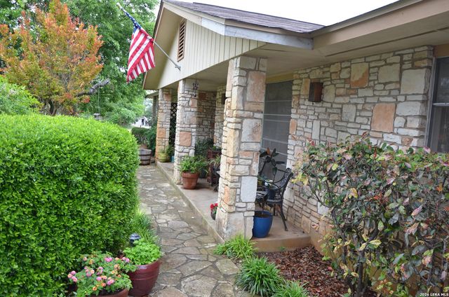 11 Coughran Rd, Boerne, TX 78006